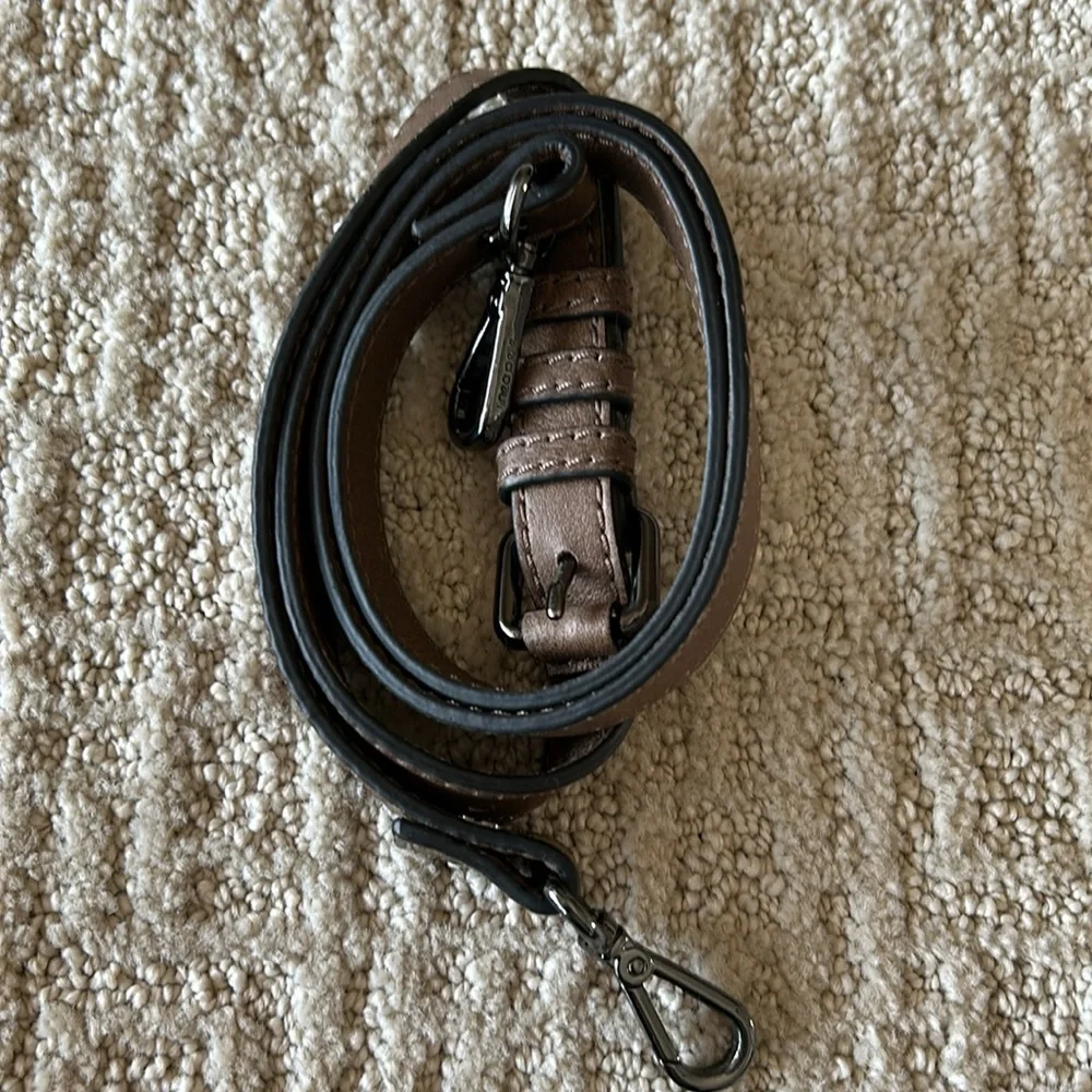 EUC Linea Pelle soft leather studded shoulder bag - Picture 9 of 9